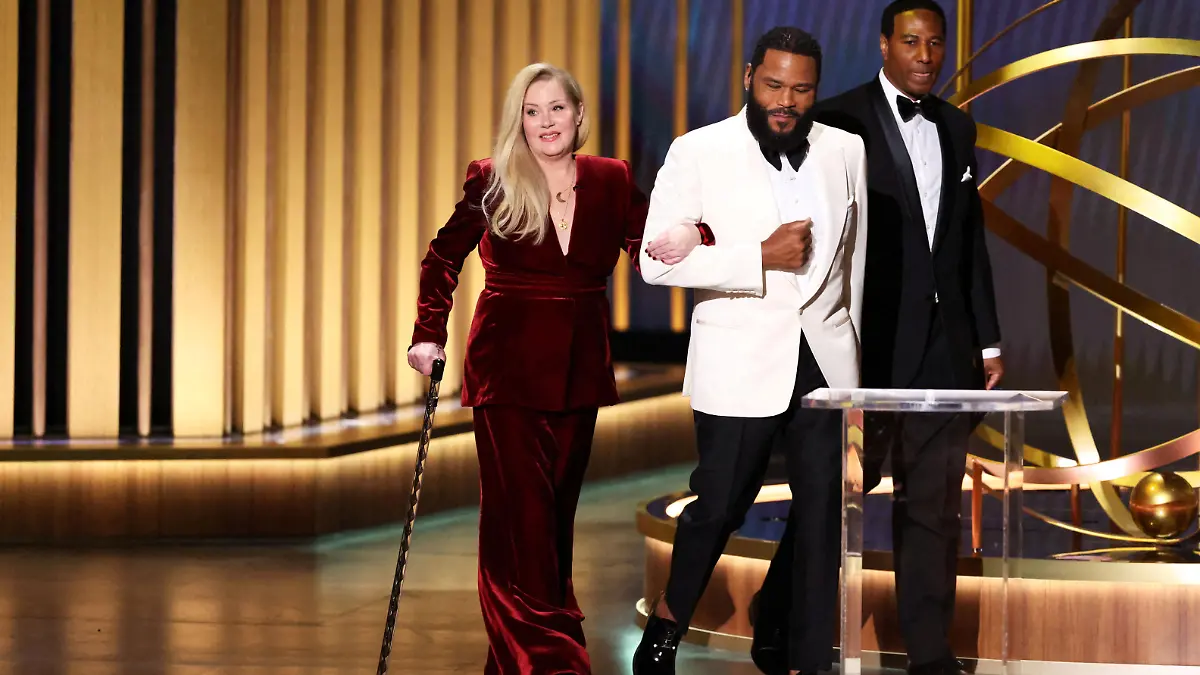 Christina Applegate and Anthony Anderson attend the 75th Primetime Emmy Awards in Los Angeles, California, U.S. January 15, 2024. REUTERS/Mario Anzuoni     TPX IMAGES OF THE DAY