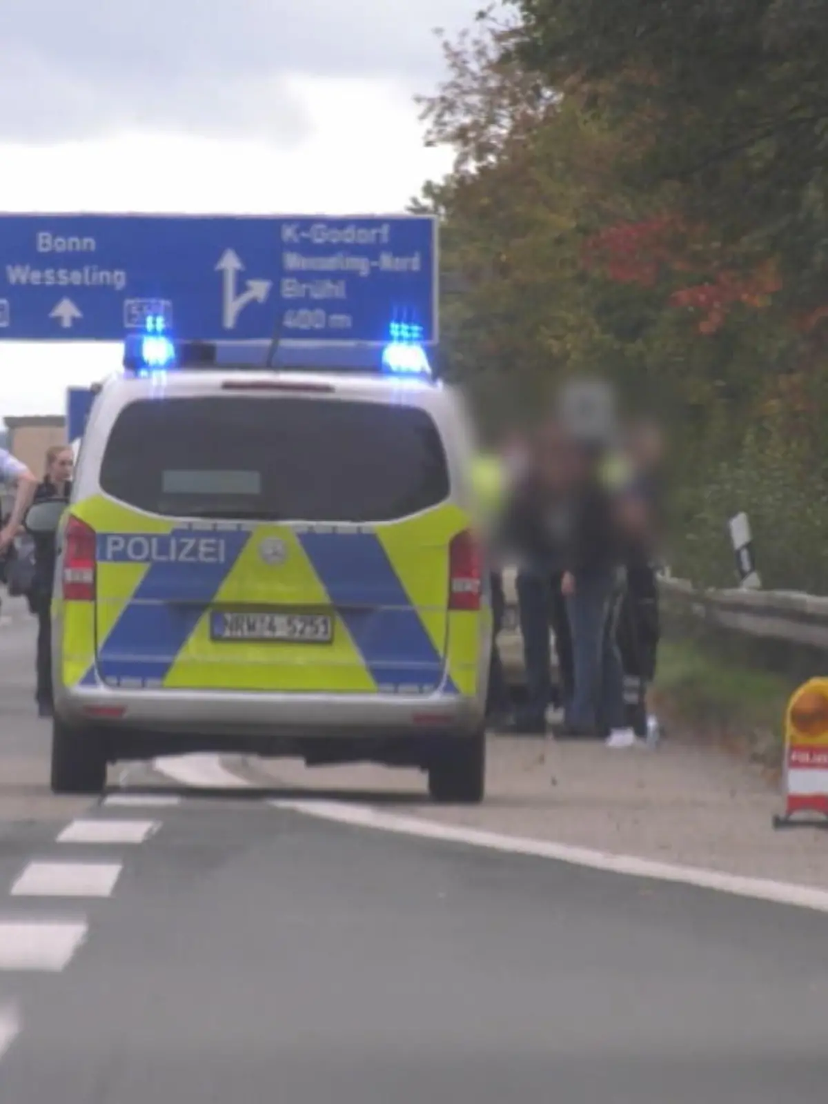 Bild zu: "Schlägerei auf der A555"