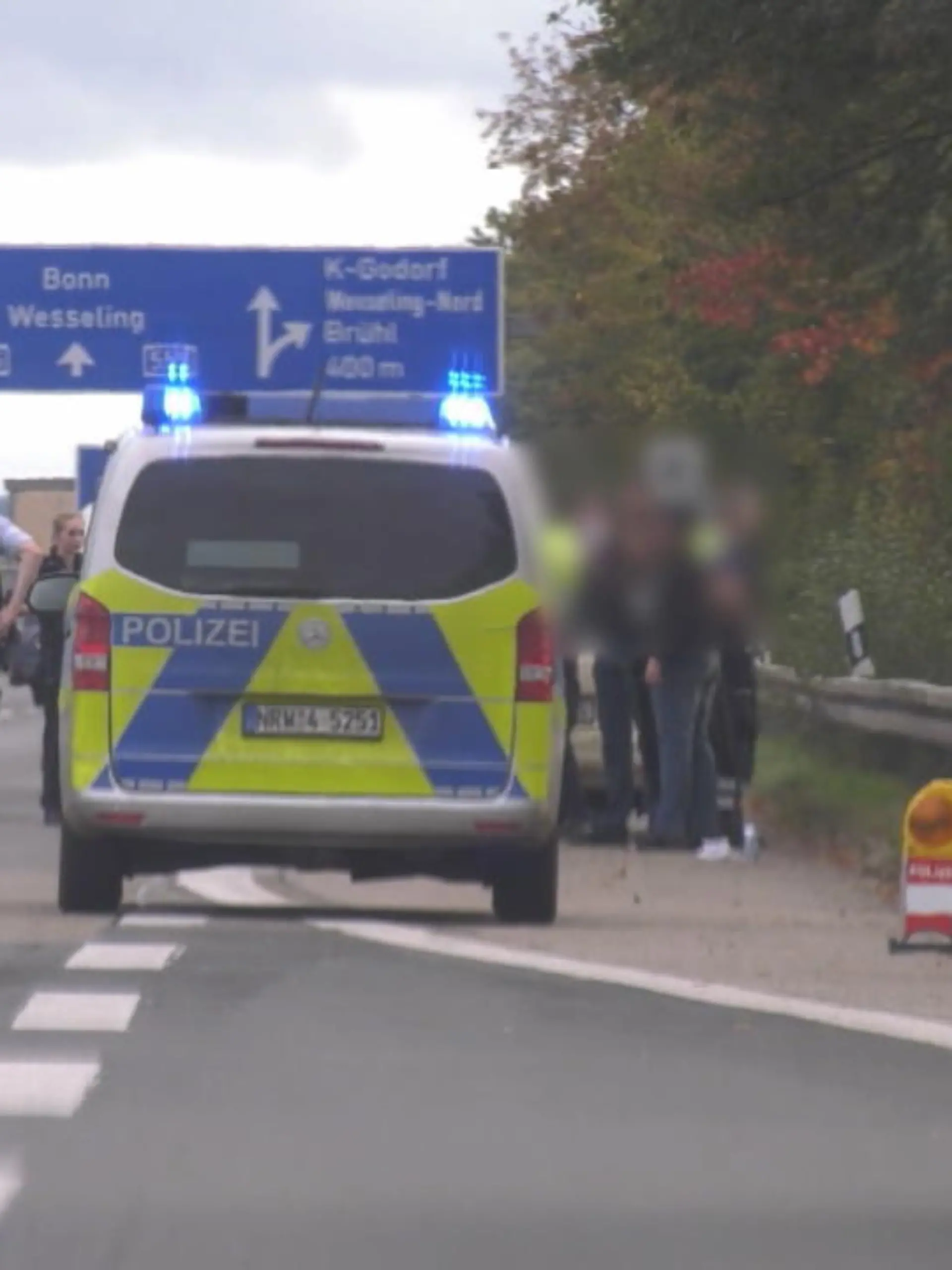 Bild zu: "Schlägerei auf der A555"