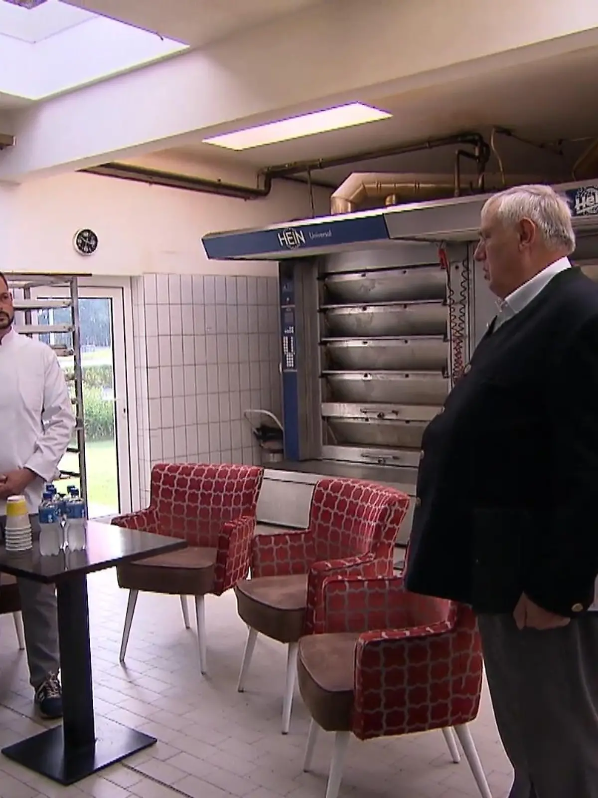 Bild zu: "Arbeitsminister besucht Bäcker"