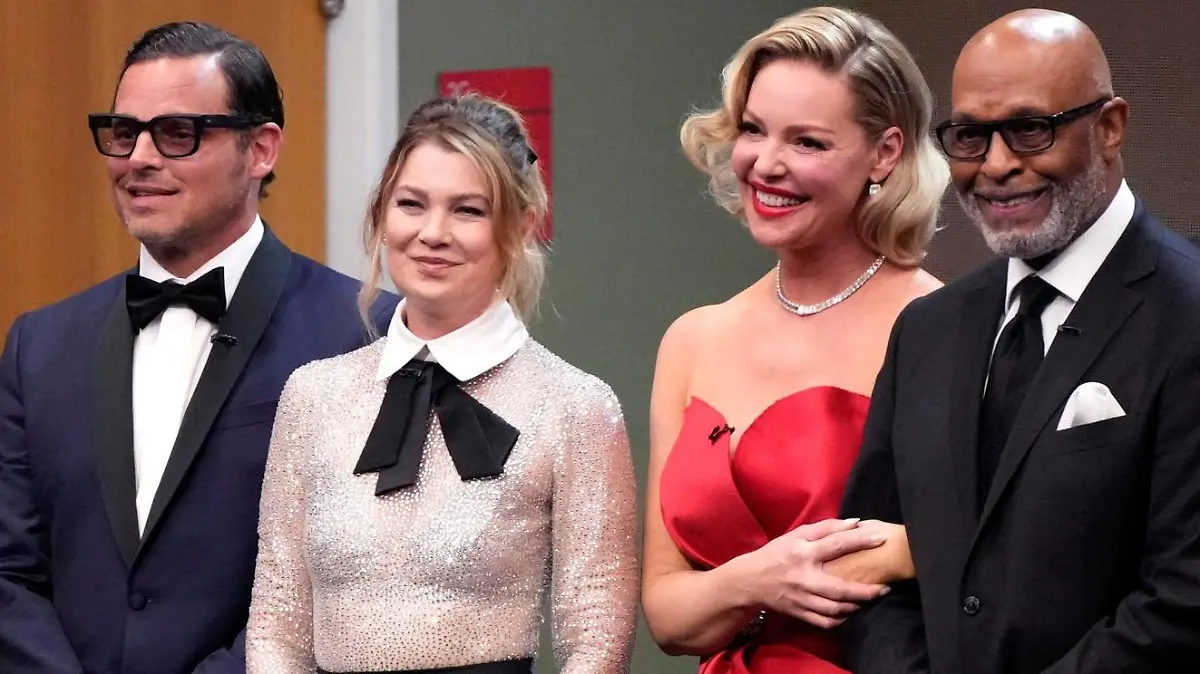 Syndication: USA TODAY From left Chandra Wilson, Justin Chambers, Ellen Pompeo, Katherine Heigl and James Pickens present the award for outstanding supporting actor in a limited or anthology series or movie during the 75th Emmy Awards at the Peacock Theater in Los Angeles on Monday, Jan. 15, 2024. Photo by Robert Hanashiro, Robert Hanashiro-USA TODAY , EDITORIAL USE ONLY PUBLICATIONxINxGERxSUIxAUTxONLY Copyright: xRobertxHanashiroxforxUSAxTODAYx USATSI_22302734