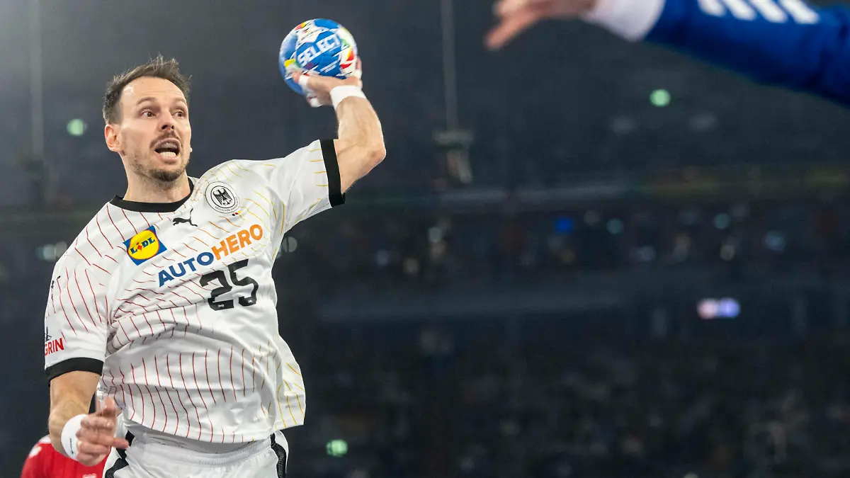 10.01.2024, Handball, Herren, Europameisterschaft, Handball-Europameisterschaft 2024, European Championship, EM, Europameisterschaft Men Final Tournament, EHF, 1. Vorrundenspiel, Gruppe A, Deutschland - Schweiz Kai Häfner Deutschland Düsseldorf Merkur Spiel-Arena Nordrhein-Westfalen Deutschland *** 10 01 2024, Handball, Men, European Championship, European Handball Championship 2024, European Championship Men Final Tournament, EHF, 1 preliminary round match, Group A, Germany Switzerland Kai Häfner Germany Düsseldorf Merkur Spiel Arena Nordrhein Westfalen Germany