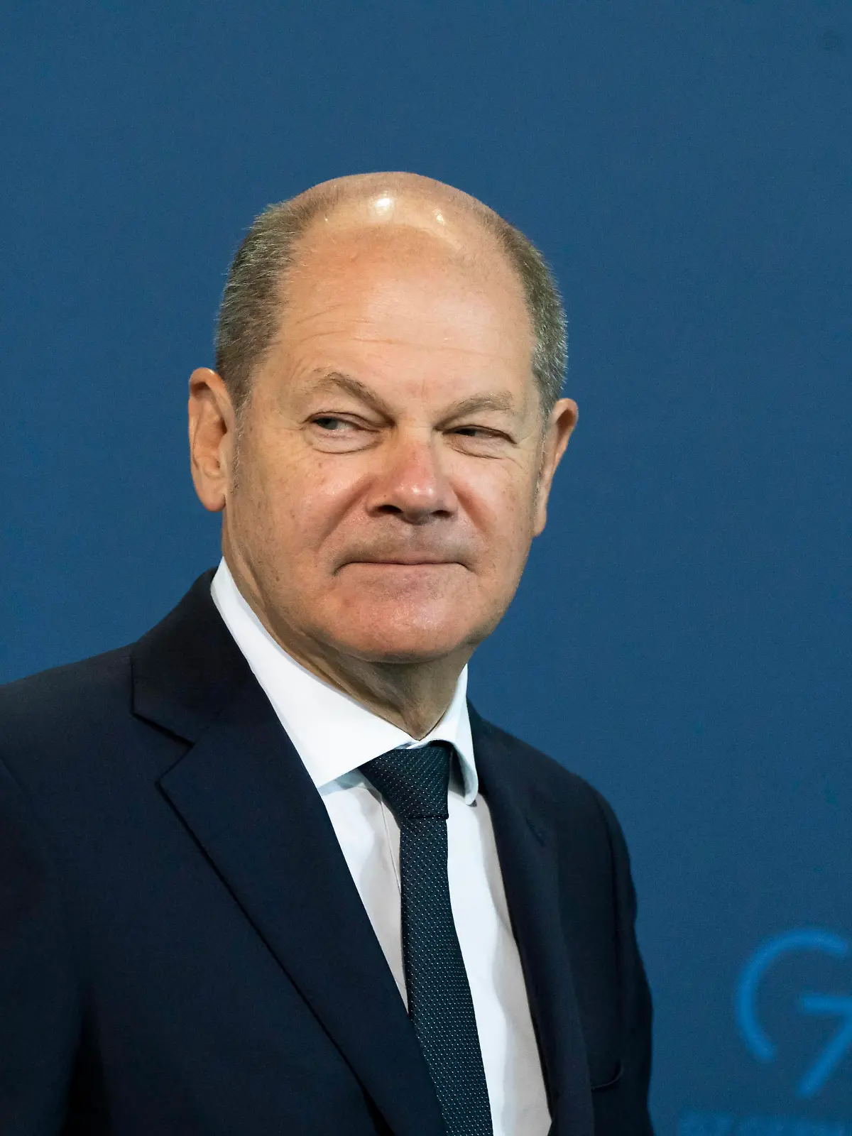  Übergabe des Vorschlags der Unabhängigen Kommission Erdgas und Wärme im Bundeskanzleramt in Berlin - Bundeskanzler Olaf ScholzÜbergabe des Vorschlags der Unabhängigen Kommission Erdgas und Wärme im Bundeskanzleramt in Berlin - Bundeskanzler Olaf Scholz, Berlin Berlin Deutschland Bundeskanzleramt *** Handover of the proposal of the Independent Commission on Natural Gas and Heat at the Federal Chancellery in Berlin Federal Chancellor Olaf Scholz Handover of the proposal of the Independent Commission on Natural Gas and Heat at the Federal Chancellery in Berlin Federal Chancellor Olaf Scholz, Berlin Berlin Germany Federal Chancellery