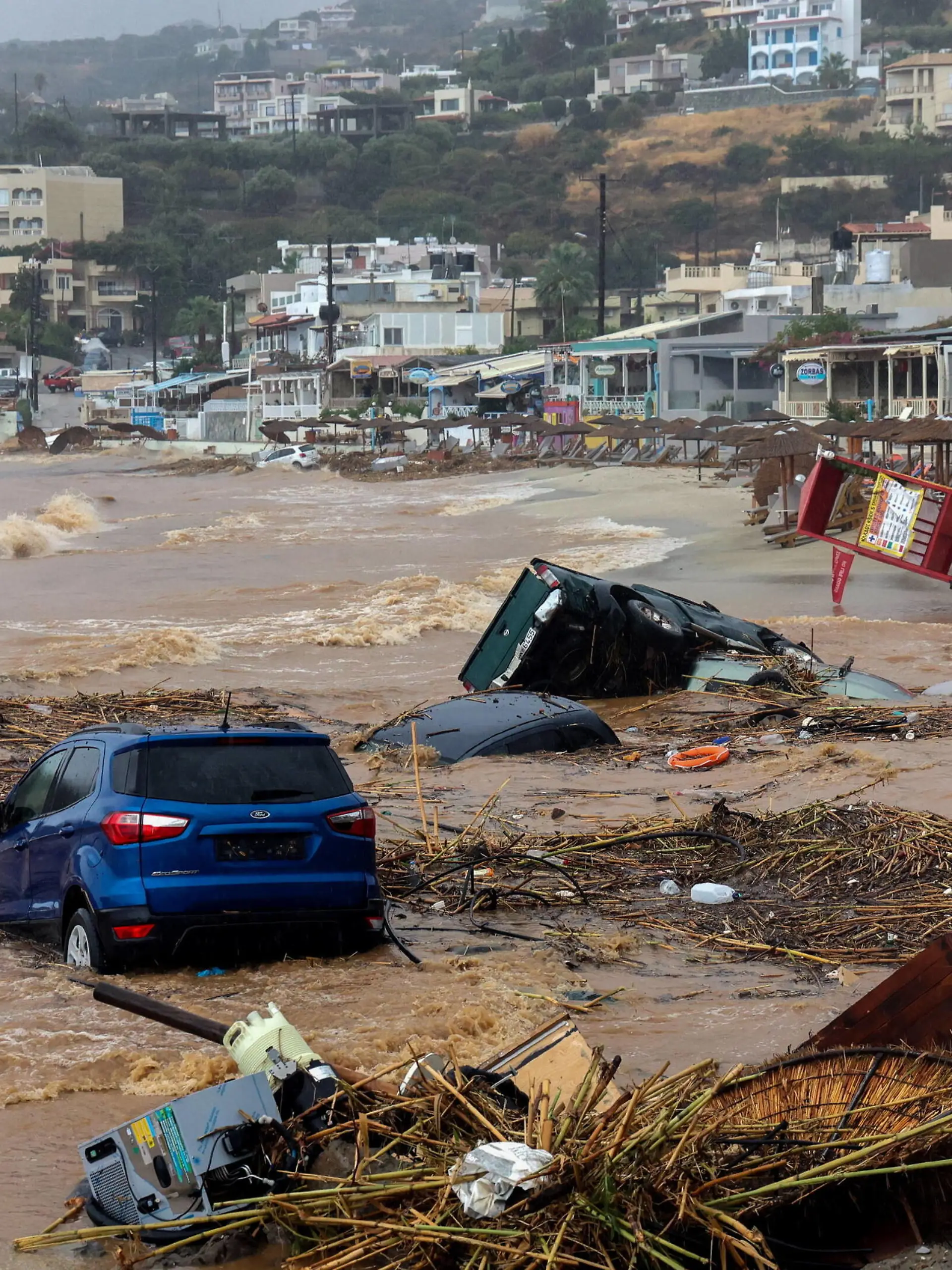 News Bilder des Tages October 15, 2022, Heraklion, Crete, Greece: A man was found dead at Agia Pelagia, in the municipality of Malevizio at Heraklion, Crete, where heavy rainfall has caused extensive flooding in several areas. Heraklion, Crete Greece - ZUMAe114 20221015_zaa_e114_003 Copyright: xEurokinissix