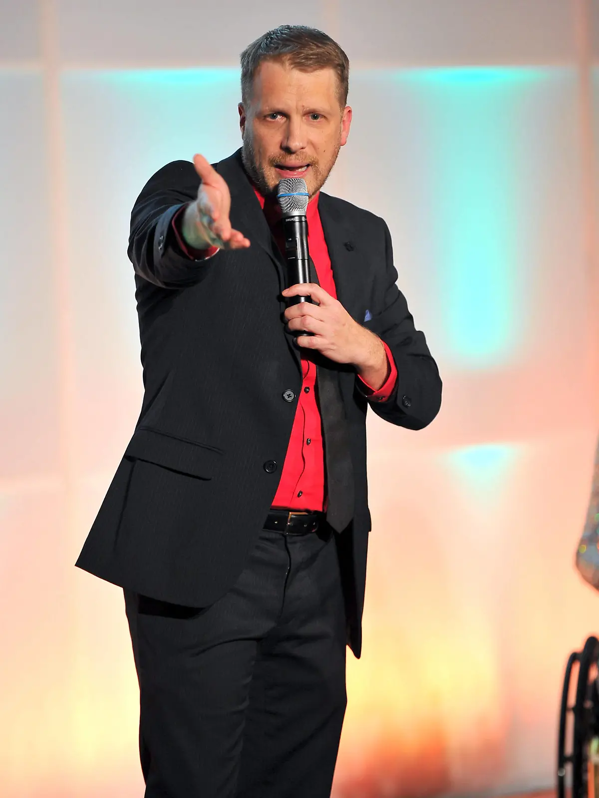 12. Charity-Gala. Oliver Pocher anläßlich der 12. Charity-Gala am 16.12.2023 im Dolce Bad Nauheim. 20231216MWI114236 *** 12 Charity Gala Oliver Pocher on the occasion of the 12 Charity Gala on 16 12 2023 at the Dolce Bad Nauheim 20231216MWI114236