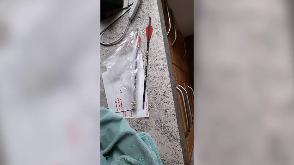 Mit diesem Pfeil soll der Mann in Limburg geschossen haben.
