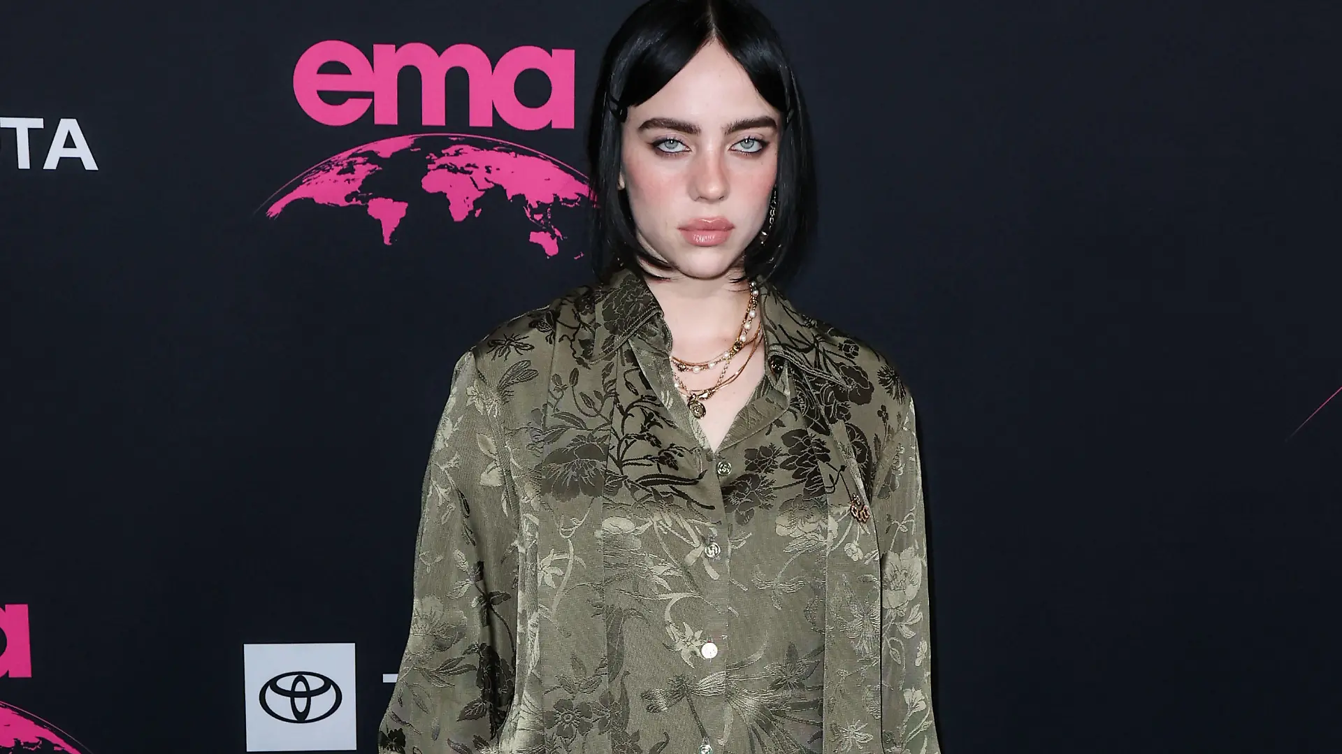 HOLLYWOOD, LOS ANGELES, CALIFORNIA, USA - OCTOBER 08: 2022 Environmental Media Association Awards Gala held at Sunset Las Palmas Studios on October 8, 2022 in Hollywood, Los Angeles, California, United States. (Photo by Xavier Collin/Image Press Agency)
Pictured: Billie Eilish wearing Gucci
Ref: SPL5492186 091022 NON-EXCLUSIVE
Picture by: Xavier Collin/Image Press Agency / SplashNews.com



World Rights, No Italy Rights
