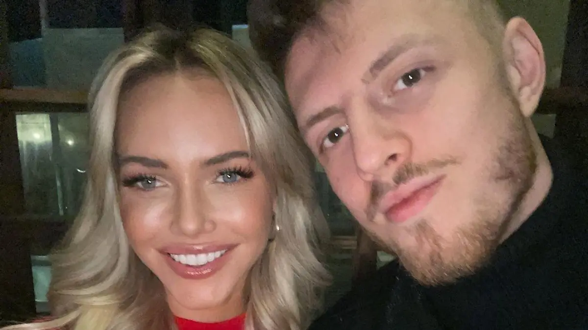 NBA-Star Isaiah Hartenstein und seine Frau Kourtney Kellar werden zum ersten Mal Eltern.