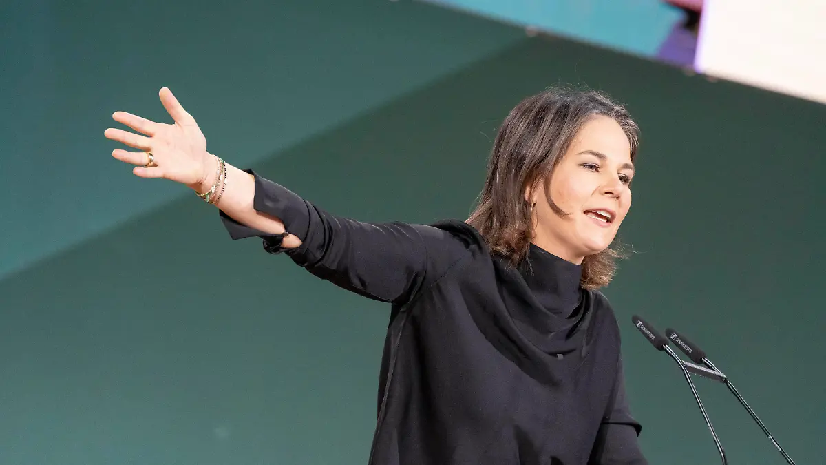 48. Bundesdelegiertenkonferenz Parteitag Bündnis 90 / Die Grünen - Annalena Baerbock, Bundesministerin des Auswärtigen, während ihrer Rede vor der BDK48. Bundesdelegiertenkonferenz Parteitag Bündnis 90 / Die Grünen - Annalena Baerbock, Bundesministerin des Auswärtigen, während ihrer Rede vor der BDK, Bonn NRW Deutschland World Conference Center *** 48 Federal Delegates Conference Party Congress Bündnis 90 Die Grünen Annalena Baerbock, Federal Minister of Foreign Affairs, during her speech to the BDK 48 Federal Delegates Conference Party Congress Bündnis 90 Die Grünen Annalena Baerbock, Federal Minister of Foreign Affairs, during her speech to the BDK, Bonn NRW Germany World Conference Center