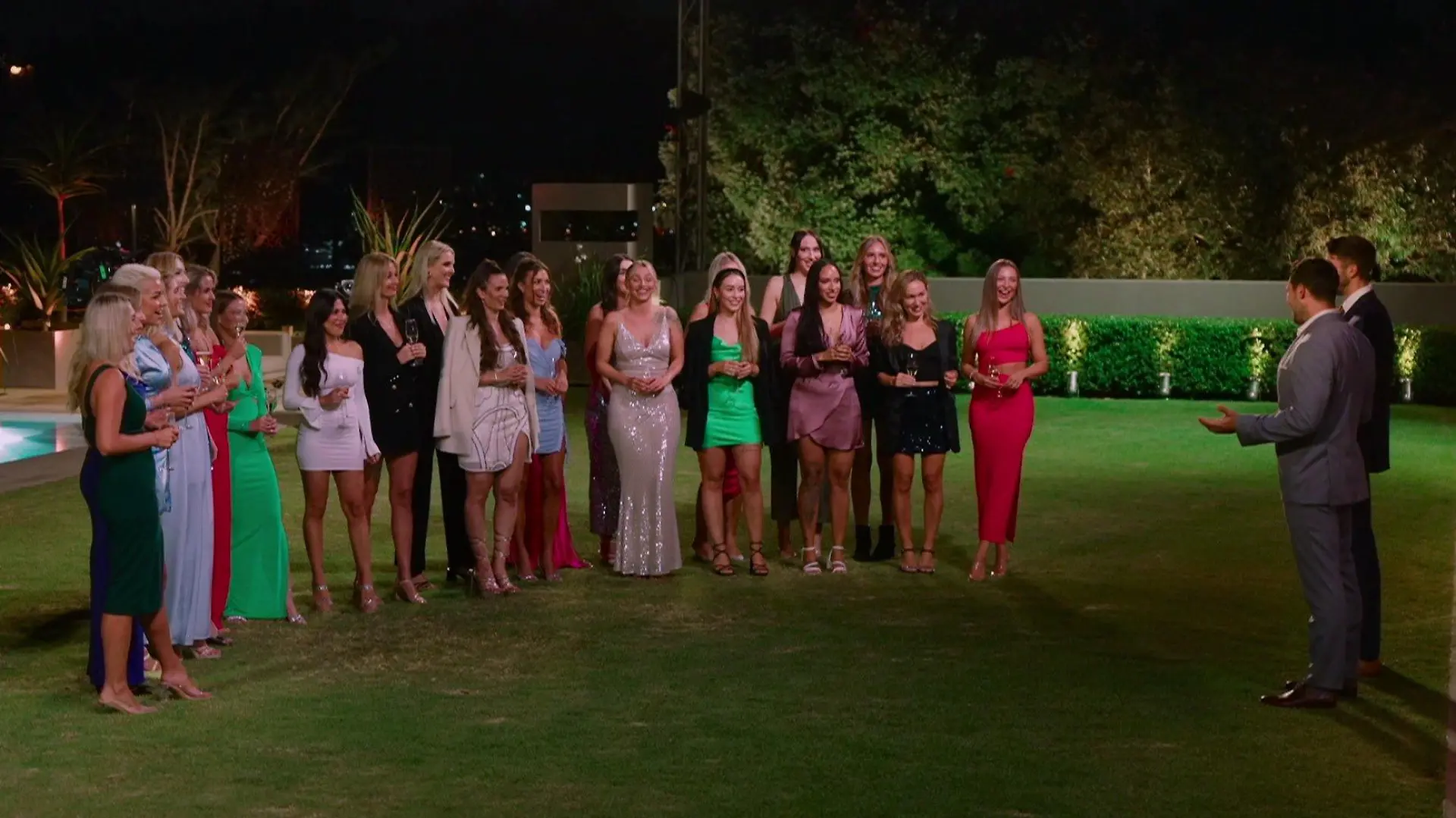 Das sind sie, die 22-Bachelor-Kandidatinnen, die in Kapstadt um Sebastian und Dennis kämpfen.
