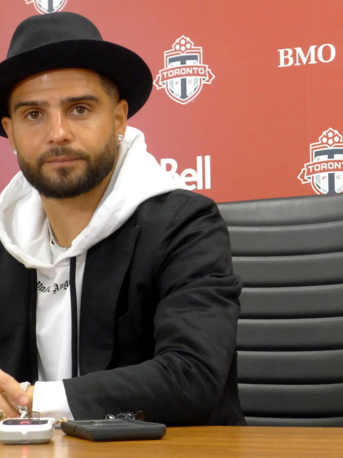 October 12, 2022, Toronto, ON, Canada: Toronto FC s Lorenzo Insigne talks to media at an end-of-season availability in Toronto, Wednesday, Oct.12, 2022. Canada News - October 12, 2022 PUBLICATIONxINxGERxSUIxAUTxONLY - ZUMAc35_ 20221012_zaf_c35_009 Copyright: xNeilxDavidsonx 