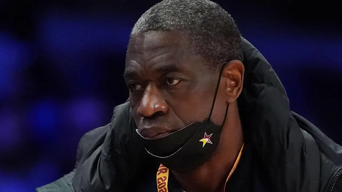 NBA, Basketball Herren, USA Rising Stars Challenge, Feb 18, 2022 Cleveland, Ohio, USA Dikembe Mutombo in attendance during the 2022 NBA Rising Stars Challenge at Rocket Mortgage Fieldhouse. Mandatory Credit: Kyle Terada-USA TODAY Sports, 18.02.2022 20:59:25, 17717691, NPStrans, Rocket Mortgage FieldHouse, Dikembe Mutombo, NBA PUBLICATIONxINxGERxSUIxAUTxONLY Copyright: xKylexTeradax 17717691
