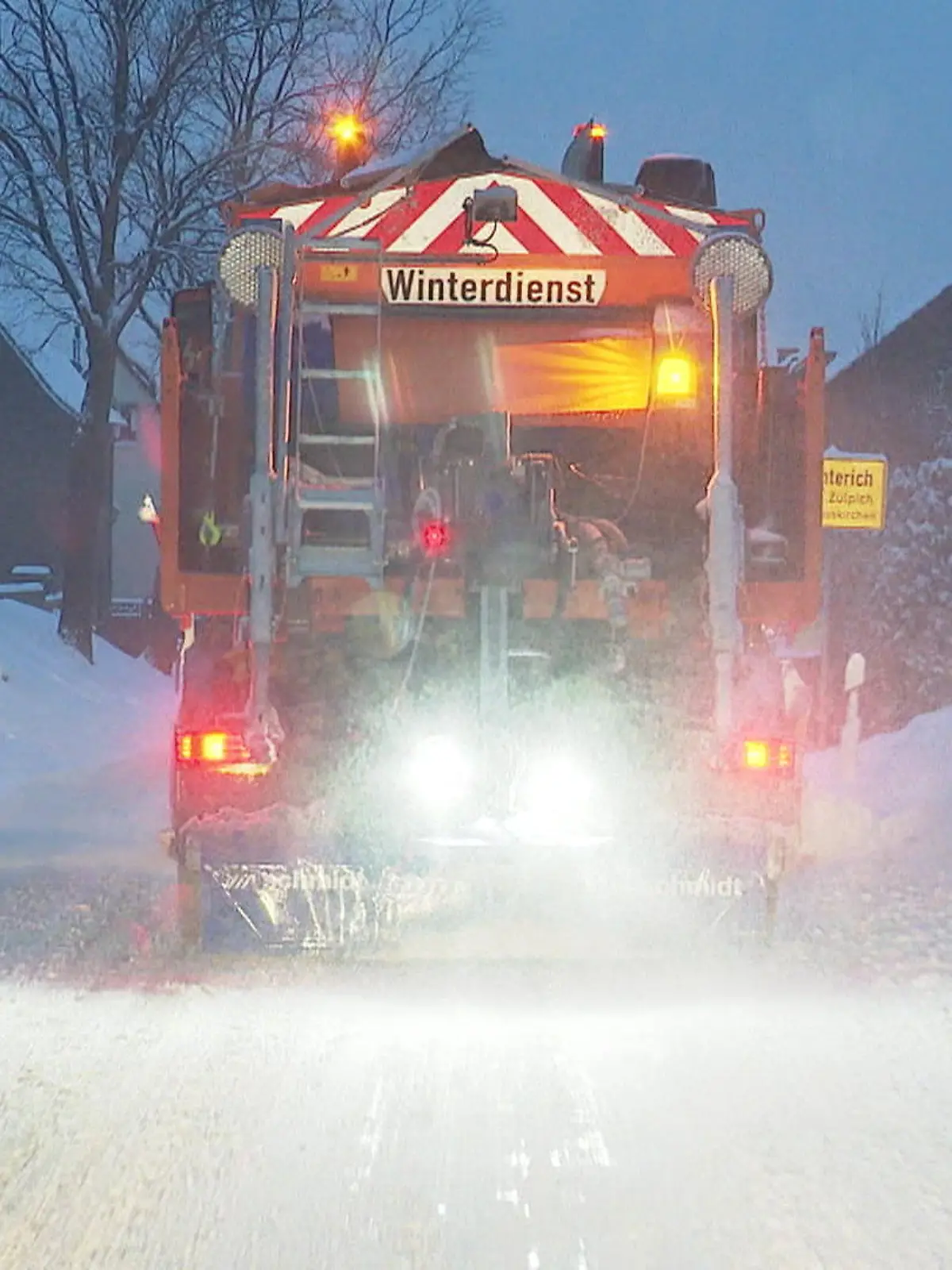 Bild zu: "Winterdienst im Dauereinsatz"