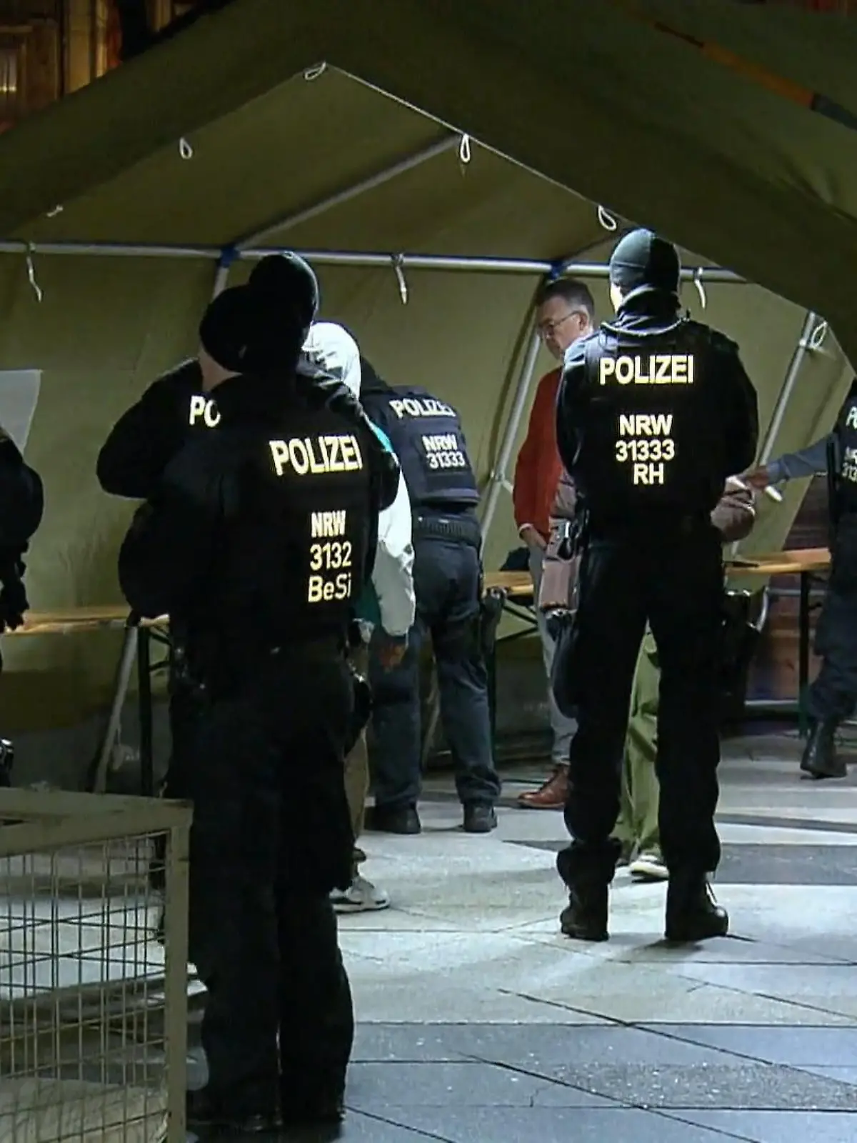 Bild zu: "Thema im NRW-Innenausschuss"