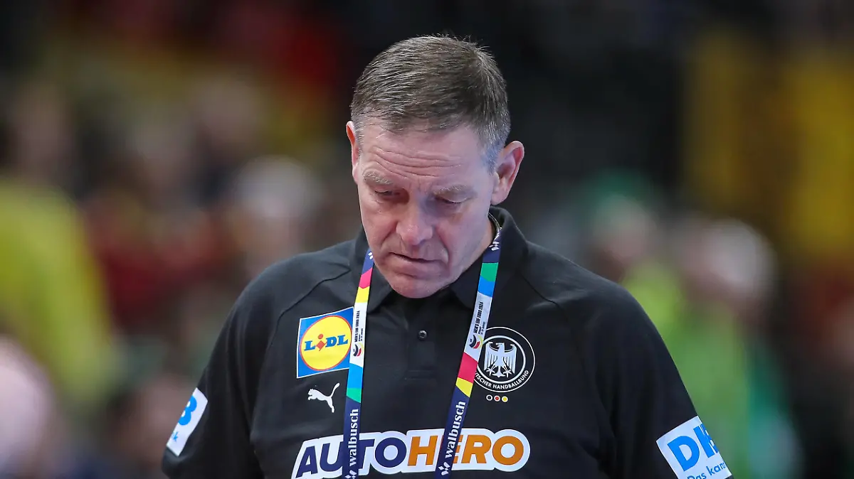 16.01.2024, EHF EURO 2024, Männer Europameisterschaft Handball, Mercedes-Benz-Arena in Berlin, Deutschland - Frankreich: Bundestrainer Alfred Gislason Deutschland Berlin Deutschland *** 16 01 2024, EHF EURO 2024, European Mens Handball Championship, Mercedes Benz Arena in Berlin, Germany France national coach Alfred Gislason Germany Berlin Germany