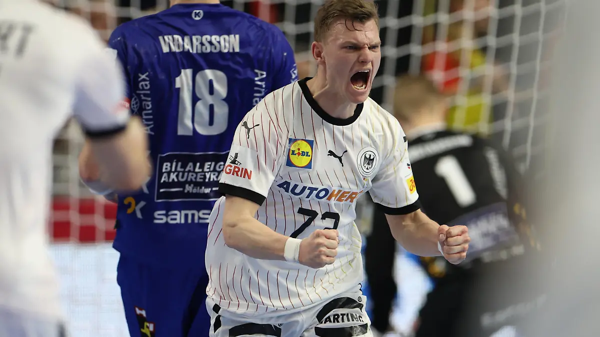 GER, EHF Euro 2024, Men, Hauptrunde Koeln, 1. Spieltag, Deutschland GER vs. Island ISL / 18.01.2024, Lanxess Arena , Koeln , GER, EHF Euro 2024, Men, Hauptrunde Koeln, 1. Spieltag, Deutschland GER vs. Island ISL, im Bild: Torjubel / Jubel / Jubellauf, Timo Kastening GER 73, *** GER, EHF Euro 2024, Men, Main Round Cologne, Matchday 1, Germany GER vs Iceland ISL 18 01 2024, Lanxess Arena , Cologne , GER, EHF Euro 2024, Men, Main Round Cologne, Matchday 1, Germany GER vs Iceland ISL , pictured Goal celebration jubilation, Timo Kastening GER 73 , nordphotoxGmbHx/xMeuter nph00351