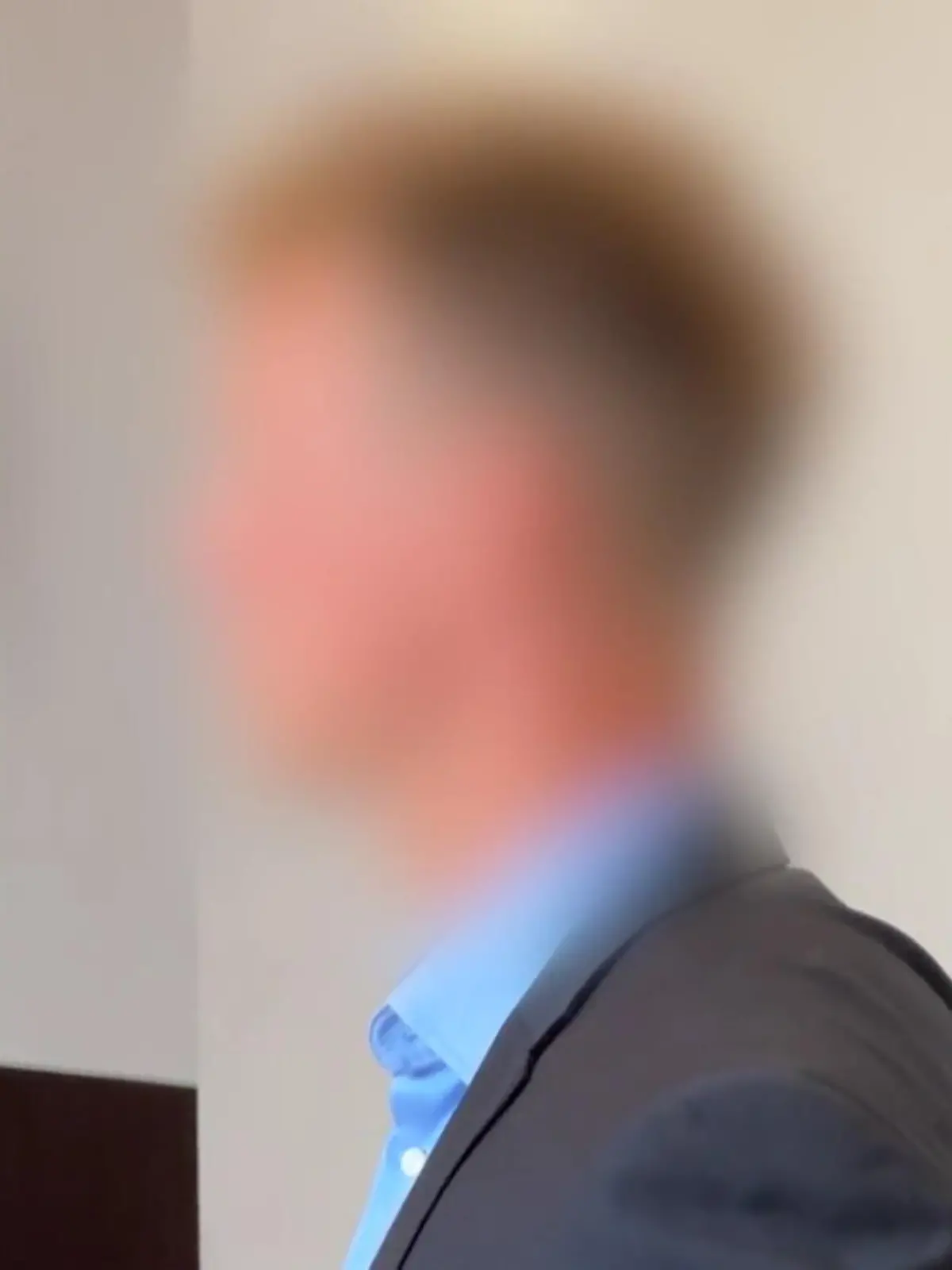 Bild zu: "Polizist schlägt im Einsatz"
