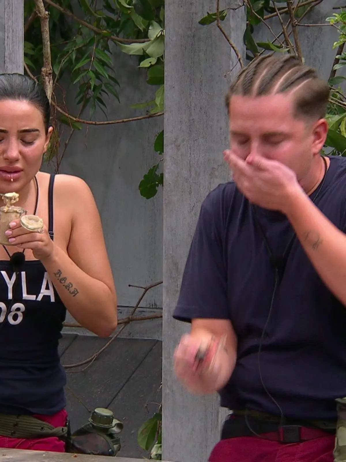 Oh, oh! Leyla Lahouar und Twenty4Tim kriegen schon bei der ersten Dschungelprüfung das Würgen.