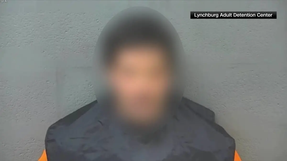 Flugbegleiter filmt Minderjährige