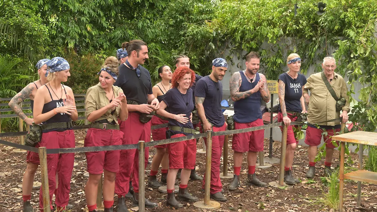 ACHTUNG: SPERRFRIST FÜR ALLE MEDIEN BIS FREITAG, 19.01.2024, 23.15 UHR !!! Tag 1: Dschungelprüfung "Würg & Travel". Die Stars Cora Schumacher, Anya Elsner, Kim Virginia, Fabio Knez, Leyla Lahouar, Lucy Diakovska, Twenty4Tim, David Odonkor, Felix von Jascheroff, Sarah Kern, Heinz Hoenig (v.l.) erwartet die erste Dschungelprüfung.
+++ Die Verwendung des sendungsbezogenen Materials ist nur mit dem Hinweis und Verlinkung auf RTL+ gestattet. +++