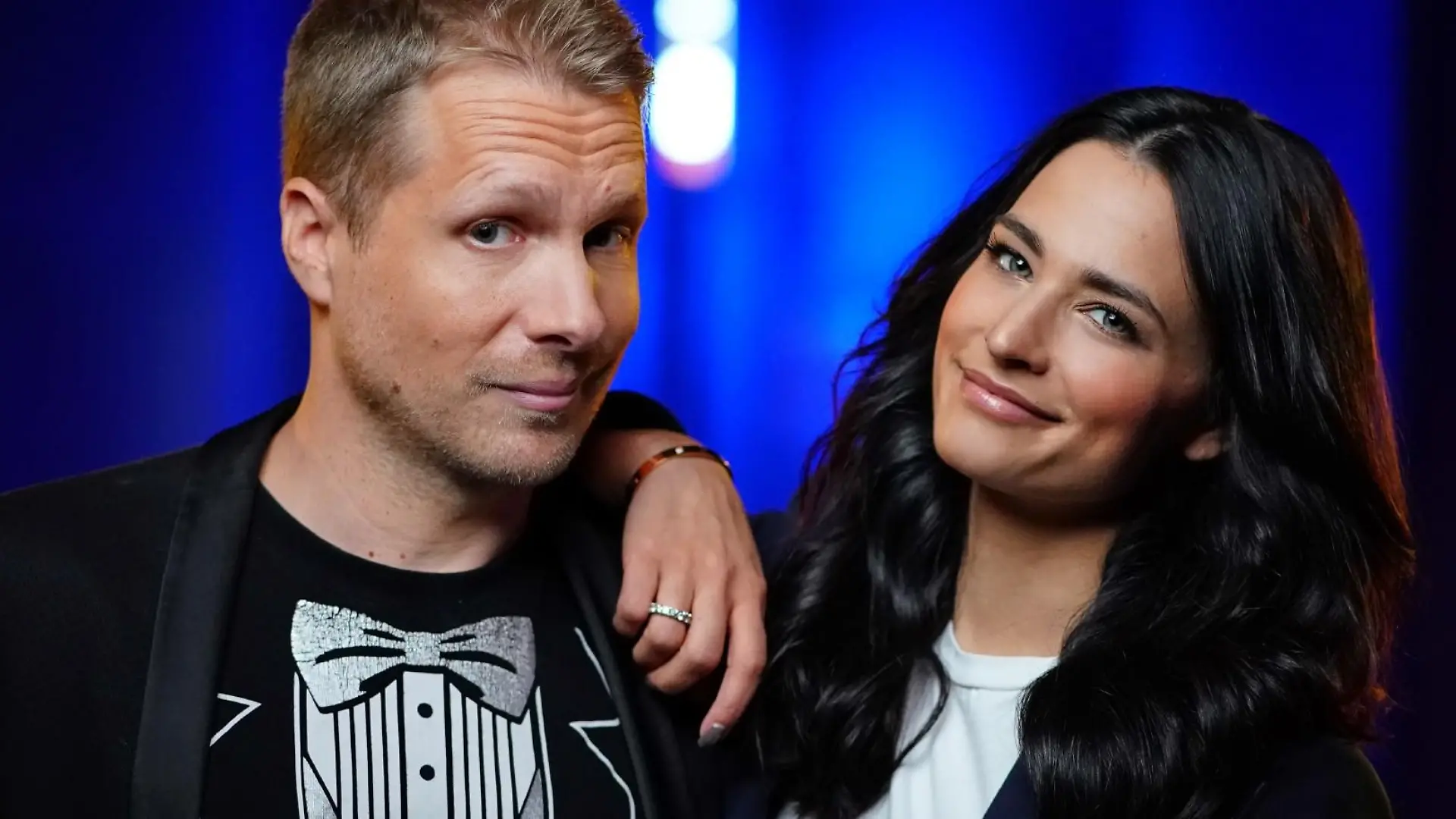 Deutschlands schlagfertigster Entertainer Oliver Pocher moderiert erstmalig gemeinsam mit seiner Ehefrau Amira als Sidekick eine neue Late-Night-Show.
Die Verwendung des sendungsbezogenen Materials ist nur mit dem Hinweis und Verlinkung auf TVNOW gestattet.