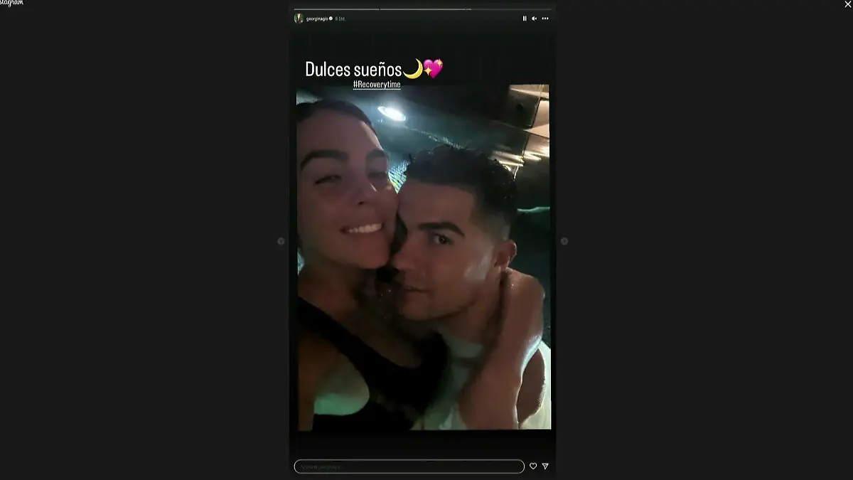 Cristiano Ronaldo und Georgina Rodriguez melden sich mit einem Kuschel-Pool-Selfie.