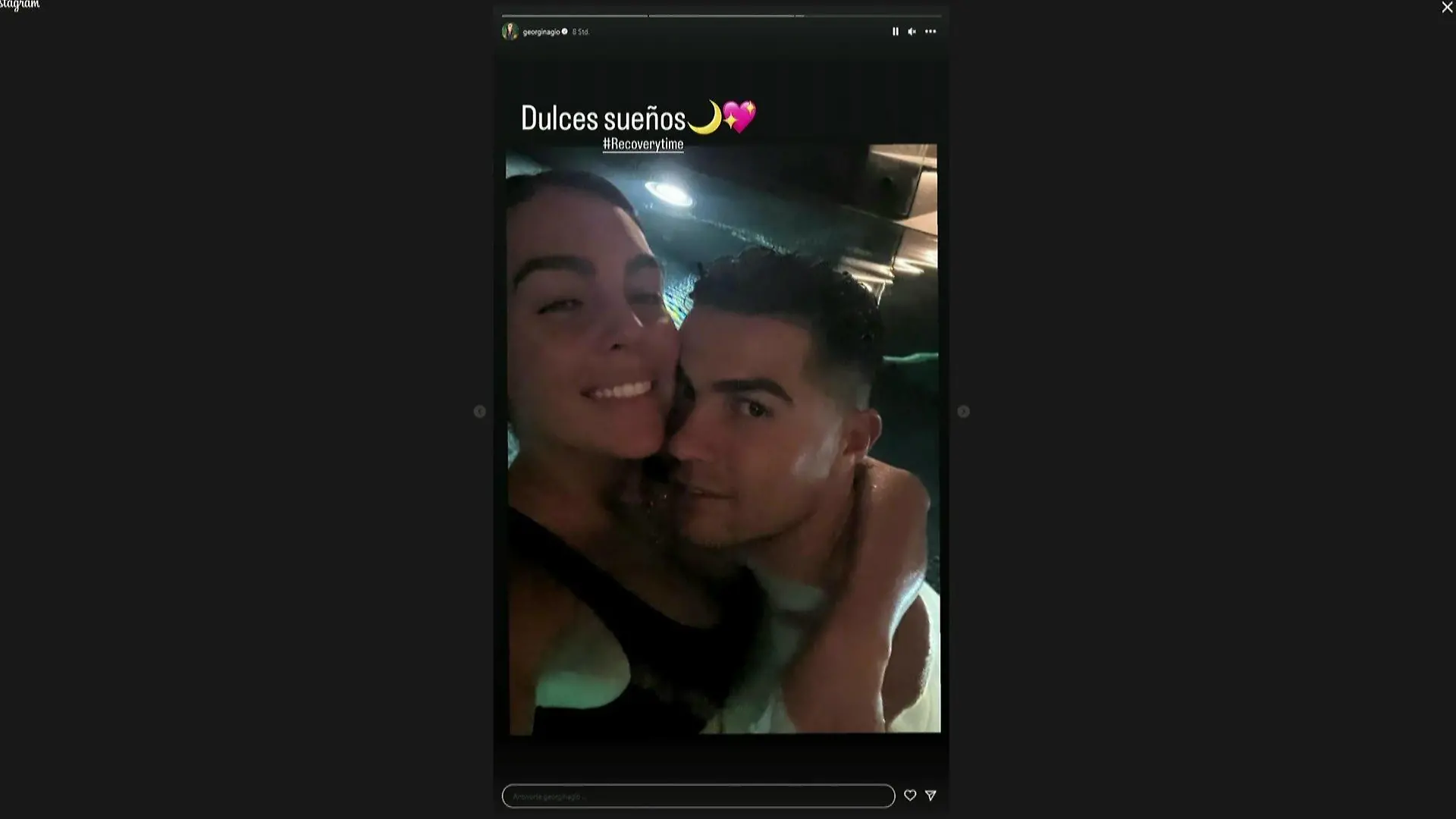 Cristiano Ronaldo und Georgina Rodriguez melden sich mit einem Kuschel-Pool-Selfie.