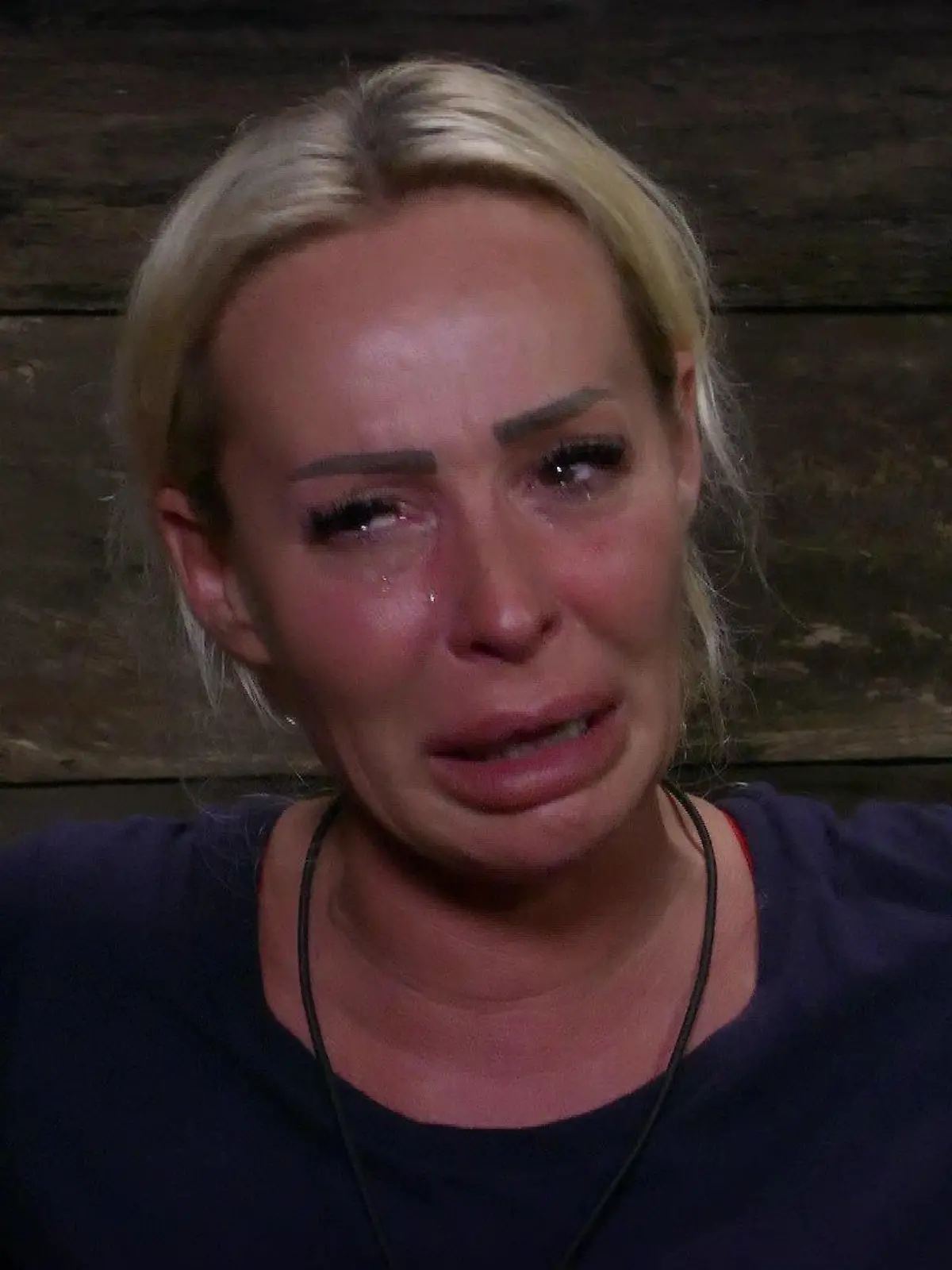 Cora Schumacher weint im Dschungeltelefon