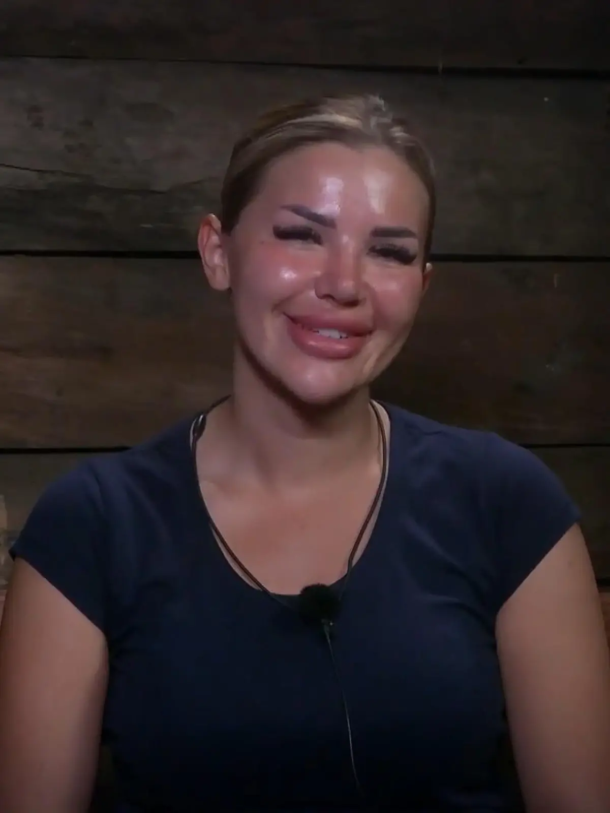 „TV-Gesicht!“ Dschungelcamperin Kim Virginia lässt kein gutes Haar an Mike Heiter.