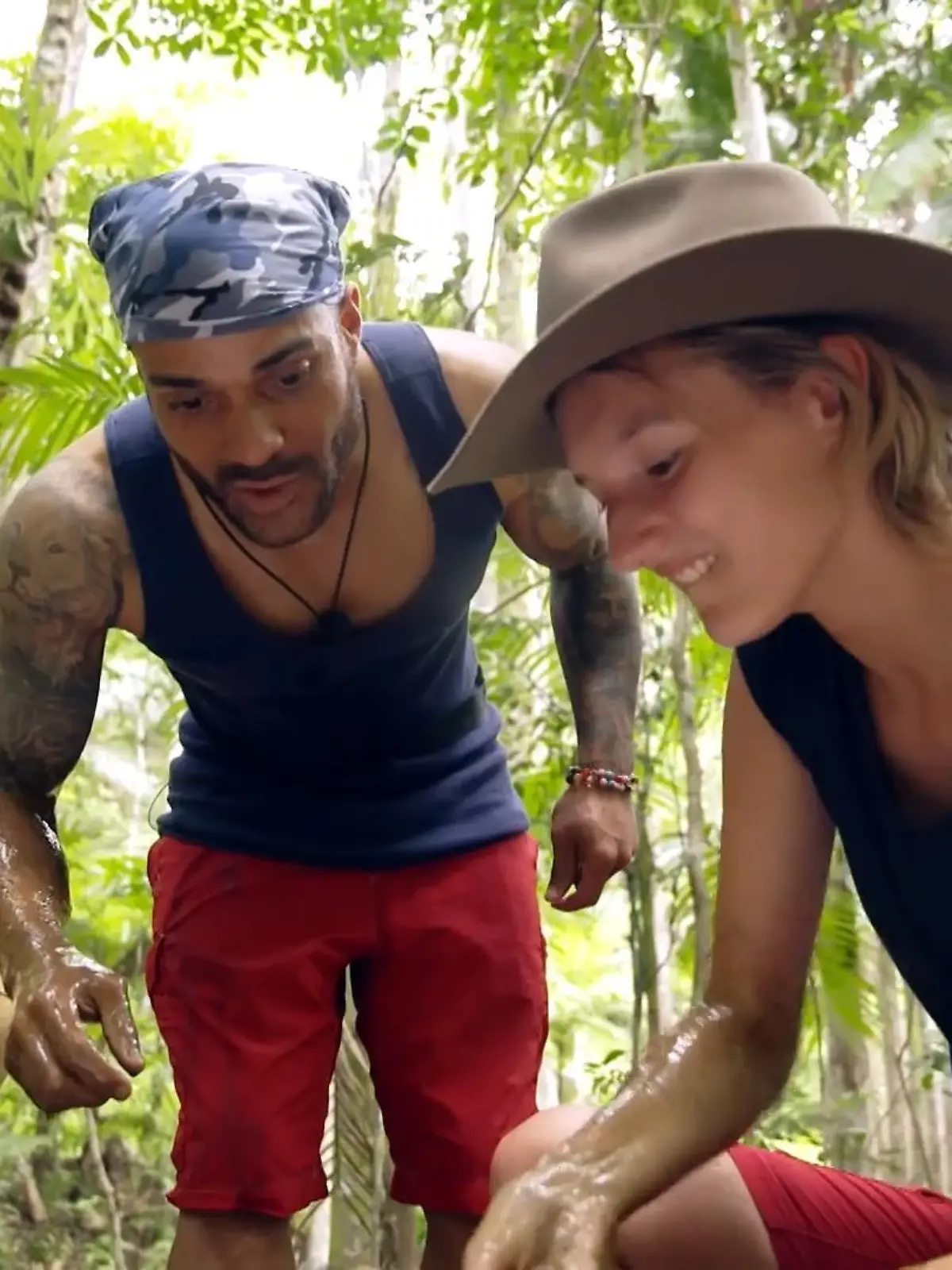 Das erste Mal allein! Bei ihrer Schatzsuche mit David Odonkor geht für Dschungelcamperin Anya Elsner im wahrsten Sinne des Wortes ein Traum in Erfüllung. Naja - sagen wir, fast!