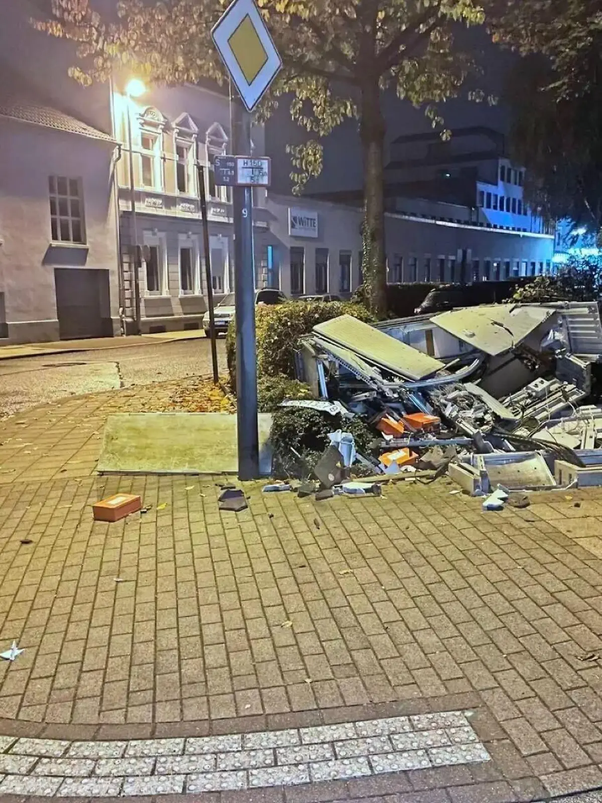 So sieht der Telefonkasten in Velbert jetzt aus.