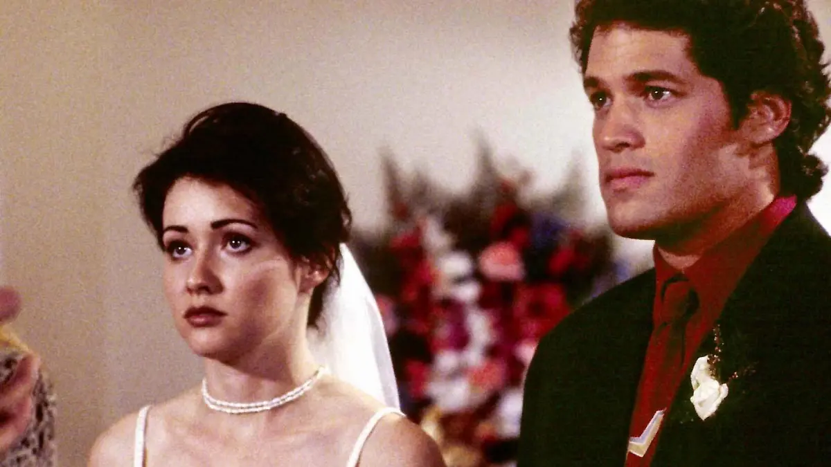 BEVERLY HILLS, 90210, Shannen Doherty, David Gail, 1990-2000 Courtesy Everett Collection ACHTUNG AUFNAHMEDATUM GESCHÄTZT PUBLICATIONxINxGERxSUIxAUTxONLY Copyright: xCourtesyxEverettxCollectionx TCDBEHI EC002