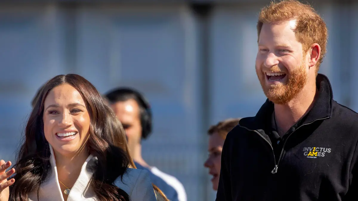  17-04-2022 The Hague Prince Harry, Duke of Sussex and Meghan Markle, Duchess of Sussex, attend the 2nd day of the 2020 Invictus Games, an international sporting event for wounded, injured and sick service personnel and veterans, at the Zuiderpark in The Hague.  PUBLICATIONxINxGERxSUIxAUTxONLY Copyright: xPPEx