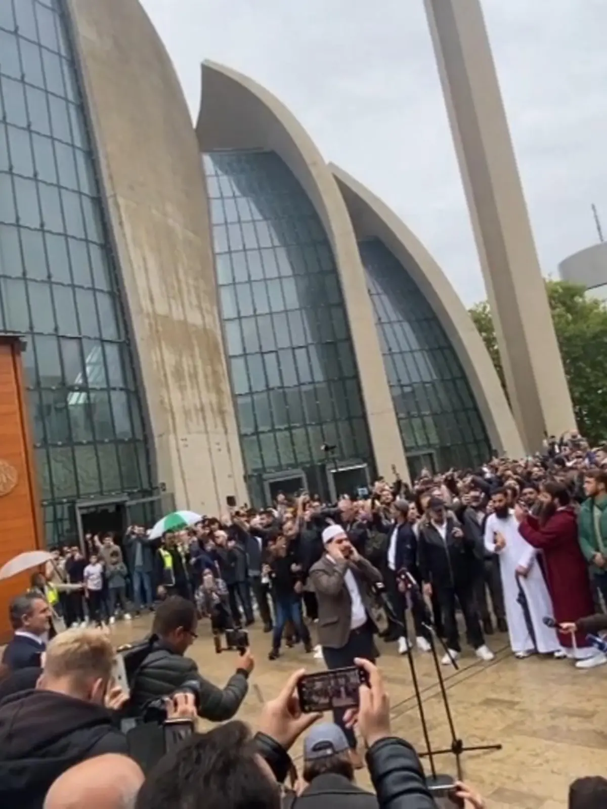 Bild zu: "Muslimischer Gebetsruf in Köln "