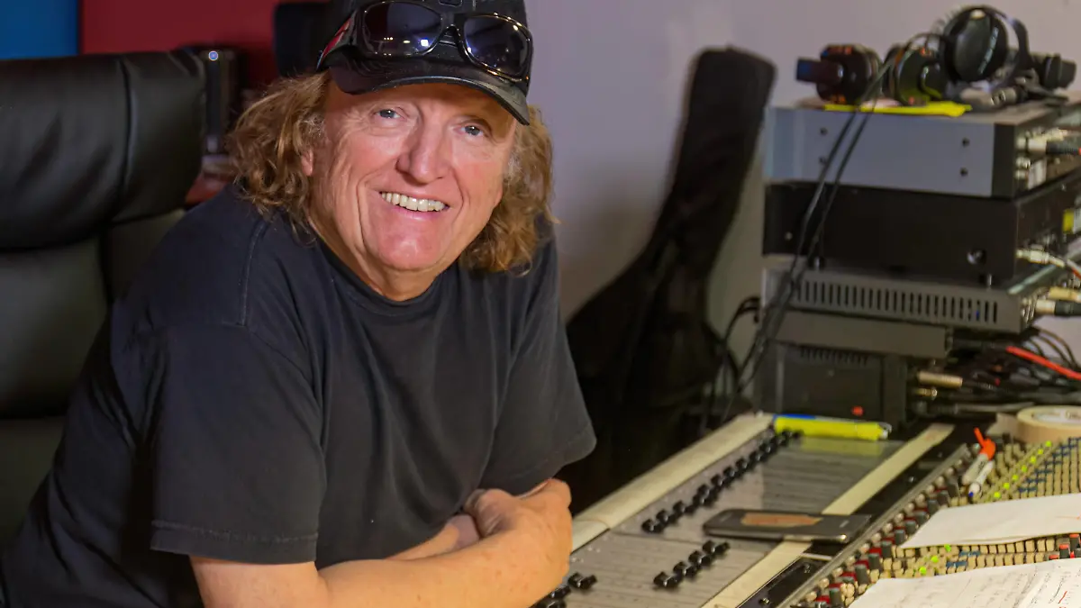 MIAMI, FL, USA - FEBRUARY 18, 2015: German Composer Frank Farian in his former studio in Miami, FL. Frank Farian created and produced successful Bands as Bonney M. or Milli Vanilli. German composer Frank Farian in his studio in Miami, FL. He recently died at the age of 82. Miami USA *** MIAMI, FL, USA FEBRUAR 18, 2015 Der deutsche Komponist Frank Farian in seinem ehemaligen Studio in Miami, FL Frank Farian schuf und produzierte erfolgreiche Bands wie Bonney M oder Milli Vanilli Der deutsche Komponist Frank Farian in seinem Studio in Miami, FL Er starb kürzlich im Alter von 82 Jahren Miami USA Copyright: xoffenberggmx.dex