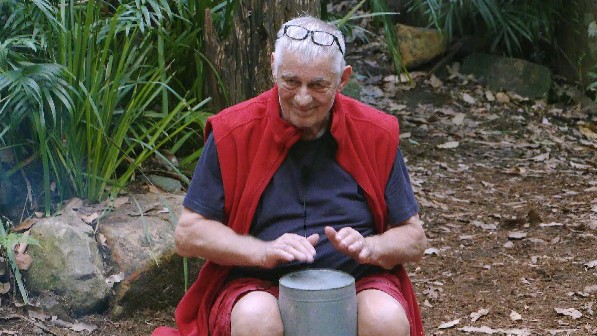 ACHTUNG: SPERRFRIST FÜR ALLE MEDIEN BIS ZUM SHOWENDE, DIENSTAG, 23.01.2024, 24:00 UHR !!!  Tag 5 im Camp. Heinz Hoenig trommelt auf einem Eimer.

+++ Die Verwendung des sendungsbezogenen Materials ist nur mit dem Hinweis und Verlinkung auf RTL+ gestattet. +++