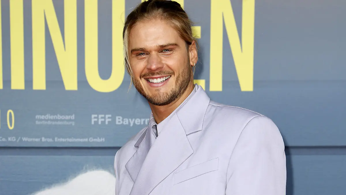 Rurik Gislason bei der Film Premiere von Eine Million Minuten am 23.01.2024 in Berlin Eine Million Minuten Filmpremiere in Berlin *** Rurik Gislason at the film premiere of One Million Minutes on 23 01 2024 in Berlin One Million Minutes film premiere in Berlin PUBLICATIONxINxGERxSUIxAUTxONLY