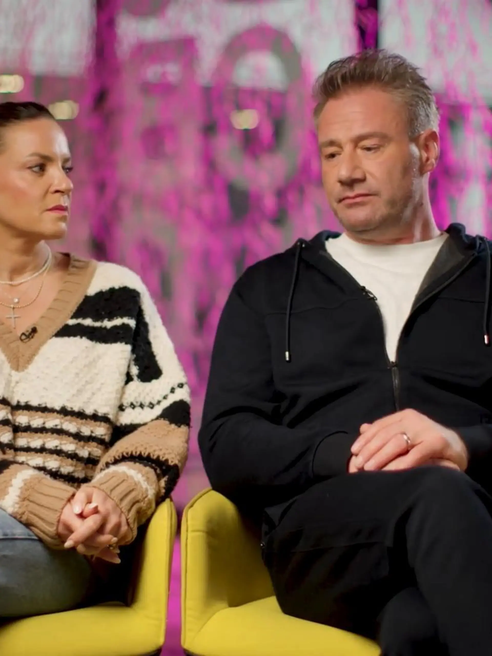 Er sei gar keine Treppe mehr hochbekommen, schildert Julia Röntgen - die Ehefrau von Pop-Star Sasha - die dramatische Situation um ihren Ehemann im RTL-Interview. Ein langwieriger Infekt an den Atemwegen habe dahinter gesteckt. Kurz vor einer Lungenentzündung habe der Sänger gestanden. Und das obwohl er bald auf Tour gehen wollte. Sasha musste eine schwierige Entscheidung treffen.