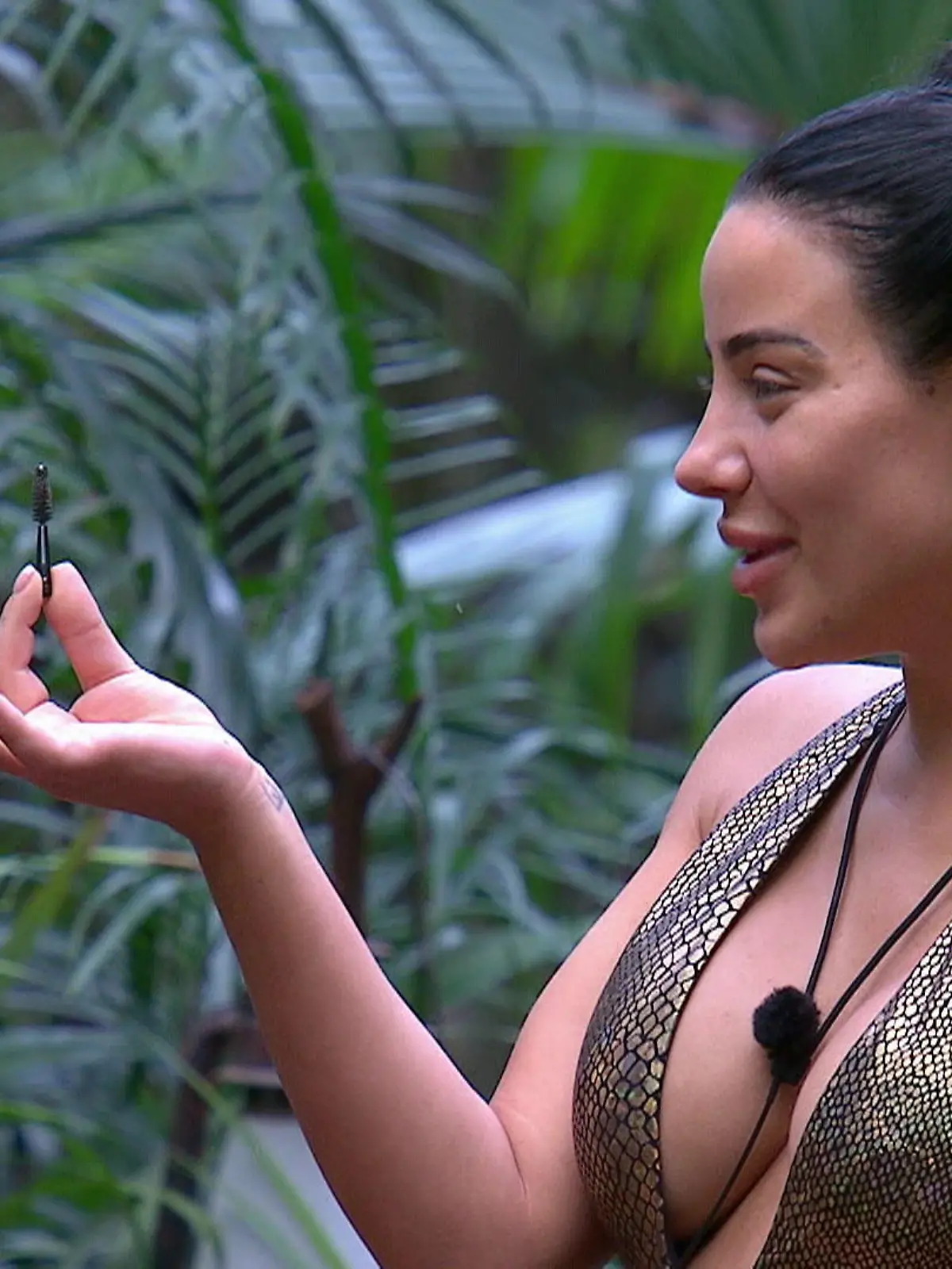 Kim Virginia hat erneut etwas ins Camp geschmuggelt.