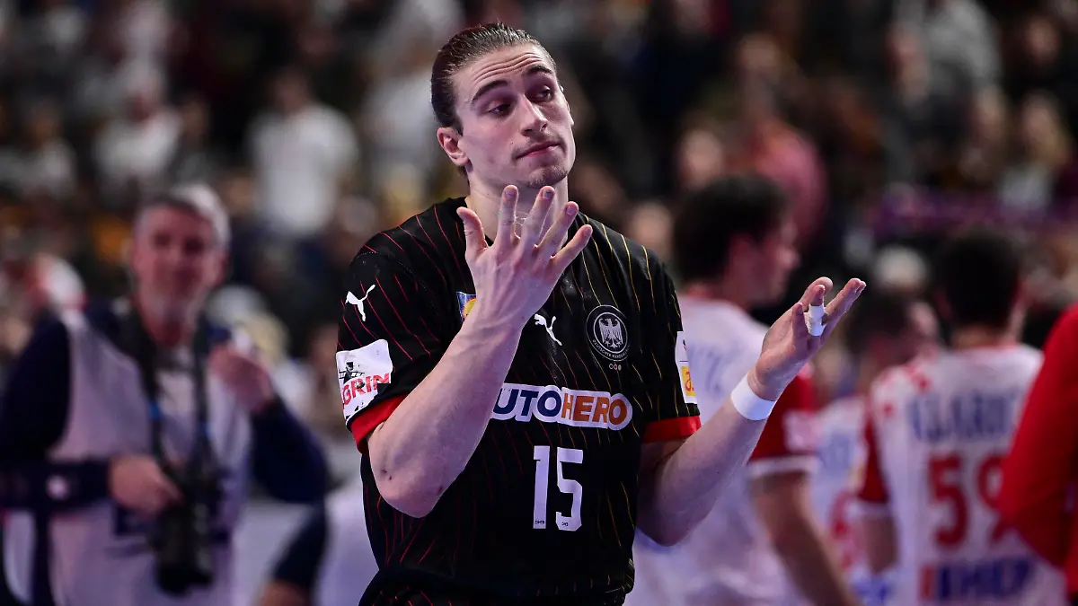 Juri Knorr (Germany) enttaeuscht, Deutschland vs. Kroatien, Hauptrunde, Europameisterschaft, Laenderspiel, Handball, 24.01.2024