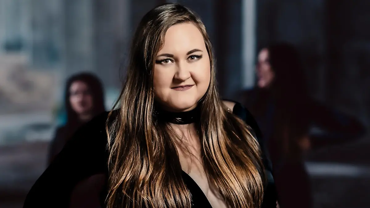 Drummerin Emlee Johansson.