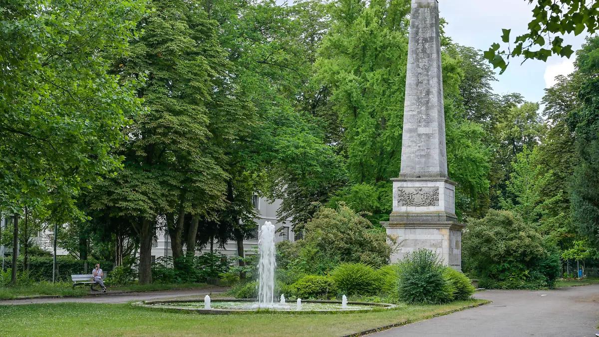 Denkmal für Fürst Carl Anselm, Schloßpark, Regensburg, Bayern, Deutschland