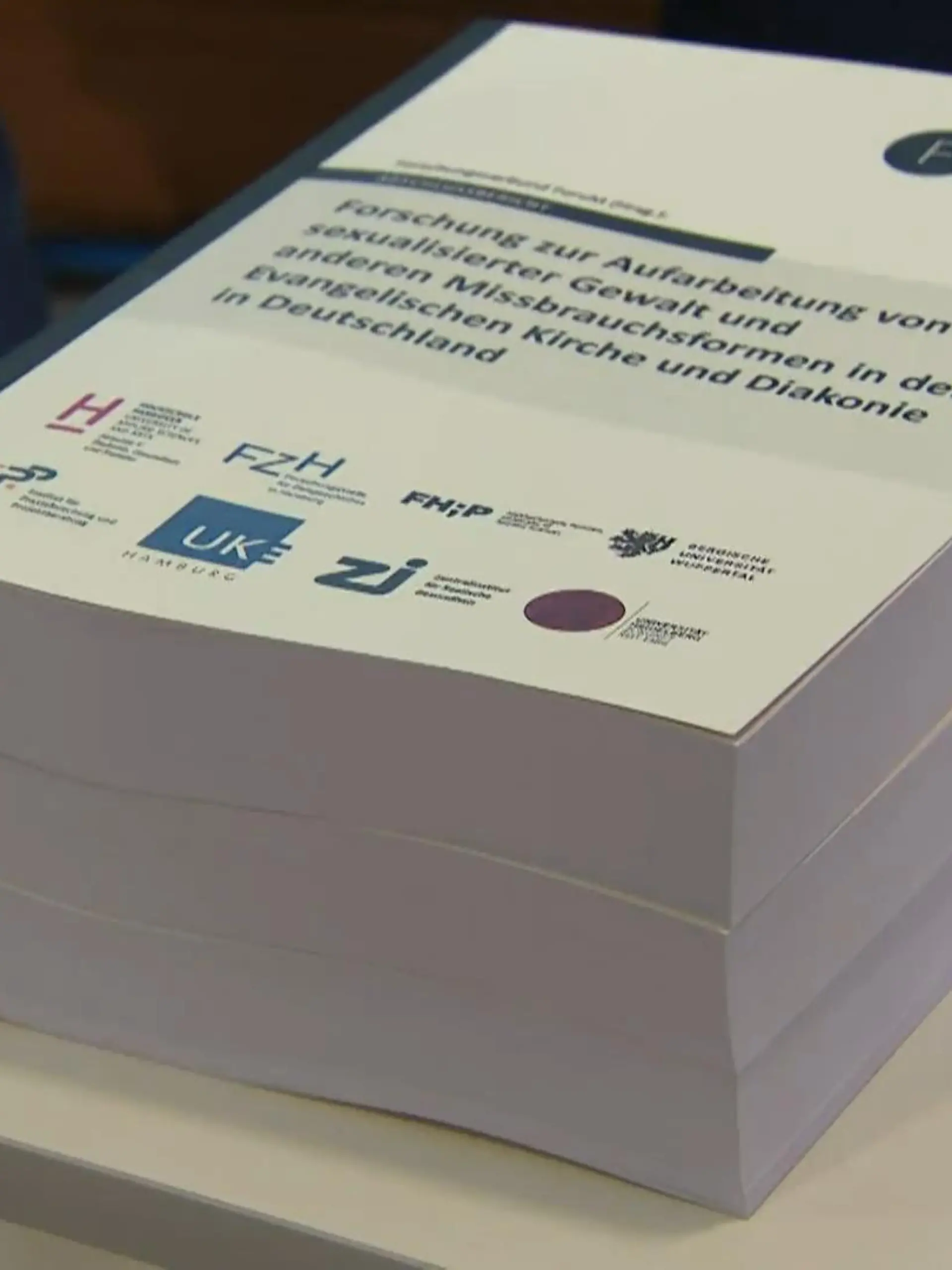 Bild zu: "Auswertung von Personalakten"