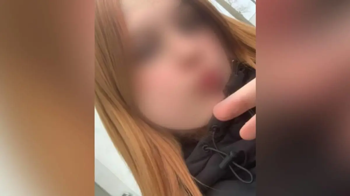 Mit diesem Foto von Mia sucht die Polizei von Anhalt-Bitterfeld nach der Teenagerin.