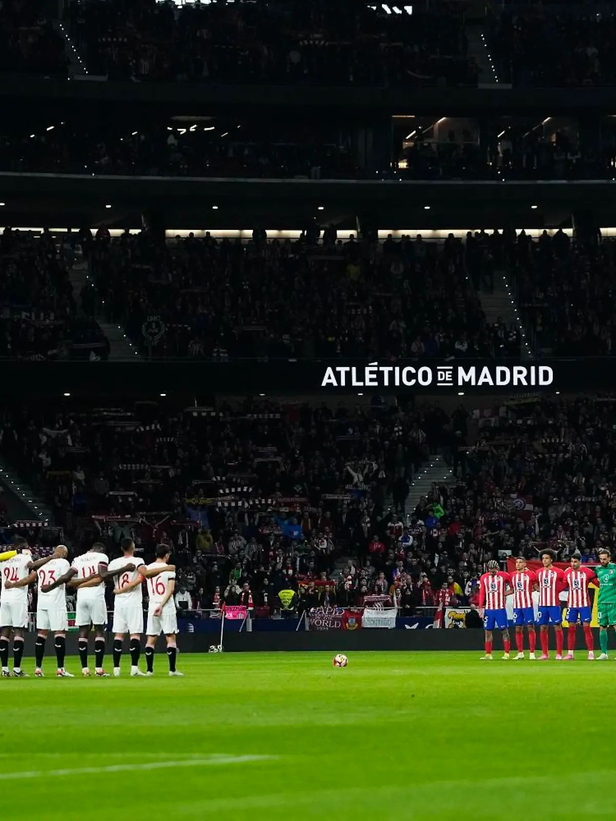 Both teams during a minute's silence in memory of the fans killed today in a traffic accident on their way to the match prior the Copa del Rey quarter-final match between Atletico de Madrid and Sevilla FC at Civitas Metropolitano Stadium on January 25, 2024 in Madrid, Spain. (Photo by Jose Breton/Pics Action/NurPhoto)