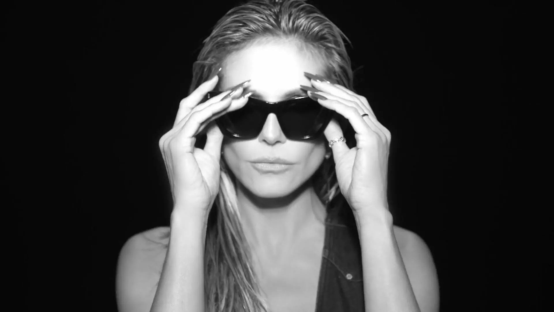 Niemand hält Heidi Klum auf - auch nicht vom Singen! Model-Mama tut's schon wieder