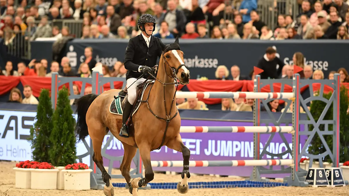 20240121 Partner Pferd 2024 - Longines FEI World cup BASEL, SWITZERLAND - JANUARY 21 2024 : Kevin STAUT of France riding Beau de Laubry Z WC at - Partner Pferd 2024 - Longines FEI World cup on January 21, 2024 in Basel, . Copyright Thomas Reiner - ThomasReiner.pro Basel Basel Switzerland *** 20240121 Partner Pferd 2024 Longines FEI World cup BASEL, SWITZERLAND JANUARY 21 2024 Kevin STAUT of France riding Beau de Laubry Z WC at Partner Pferd 2024 Longines FEI World cup on January 21, 2024 in Basel, Copyright Thomas Reiner ThomasReiner pro Basel Basel Switzerland