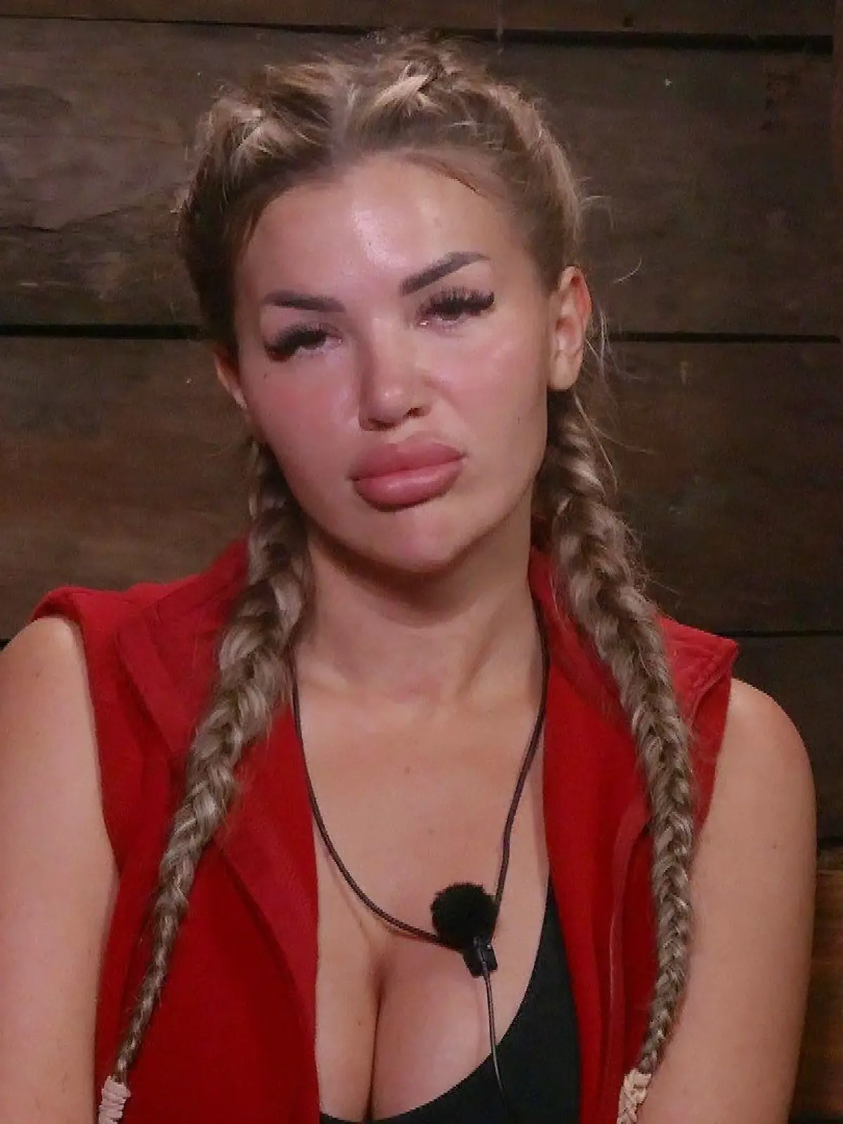 ACHTUNG: SPERRFRIST FÜR ALLE MEDIEN BIS ZUM SHOWENDE, DIENSTAG, 23.01.2024, 24:00 UHR !!!  Tag 5 im Camp. Teamchef David hat die unbeliebteste Camp-Aufgabe an Kim Virginia und Tim vergeben. Kim is on fire: Die Queen ist auf jeden Fall nicht dafür gemacht, irgendwelche Plumpsklos auszuleeren. Das ist ne richtig respektlose Nummer!

+++ Die Verwendung des sendungsbezogenen Materials ist nur mit dem Hinweis und Verlinkung auf RTL+ gestattet. +++