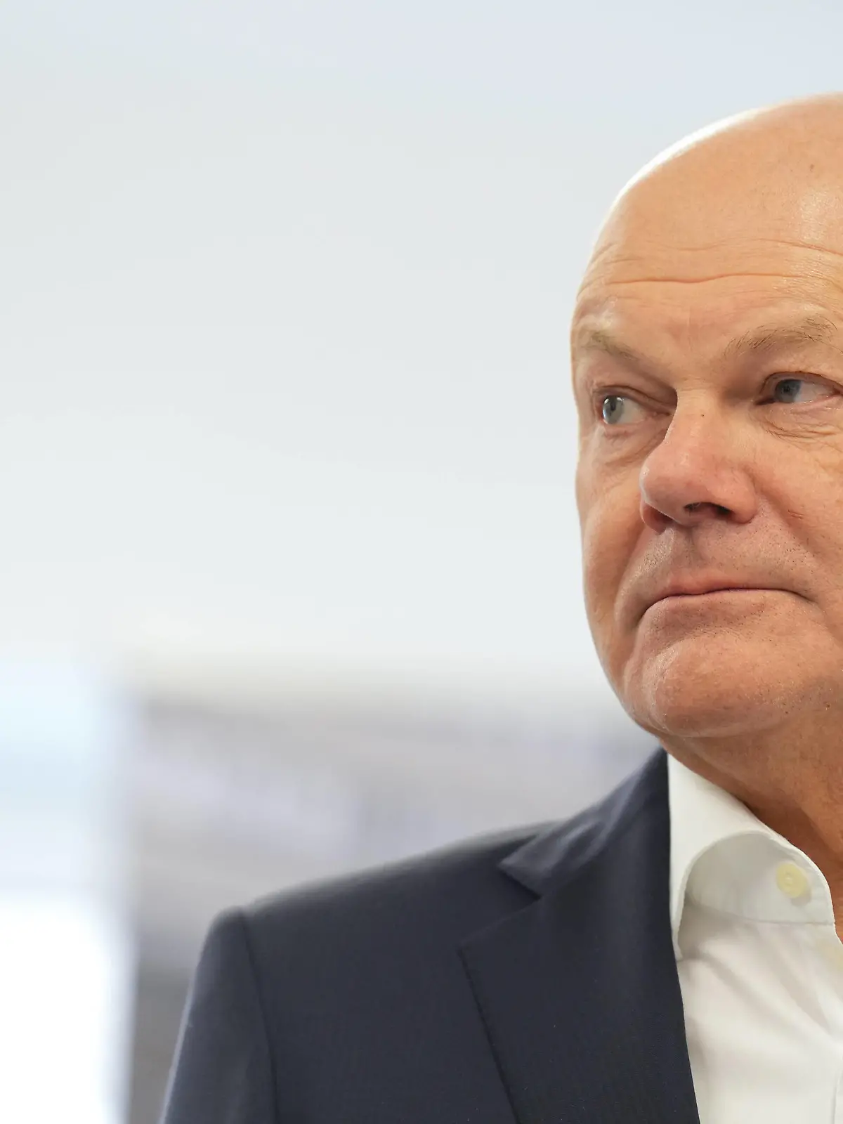Bundeskanzler Scholz besucht Das St. Antonius Hospital - Krankenhaus in Eschweiler Bundeskanzler Olaf Scholz SPD im Portrait bei seinem Besuch im St. Antonius Hospital und Krankenhaus, Eschweiler, 25.01.2024 Eschweiler Nordrhein-Westfalen Deutschland *** Federal Chancellor Scholz visits St Antonius Hospital Hospital in Eschweiler Federal Chancellor Olaf Scholz SPD portrait during his visit to St Antonius Hospital and Hospital, Eschweiler, 25 01 2024 Eschweiler North Rhine-Westphalia Germany