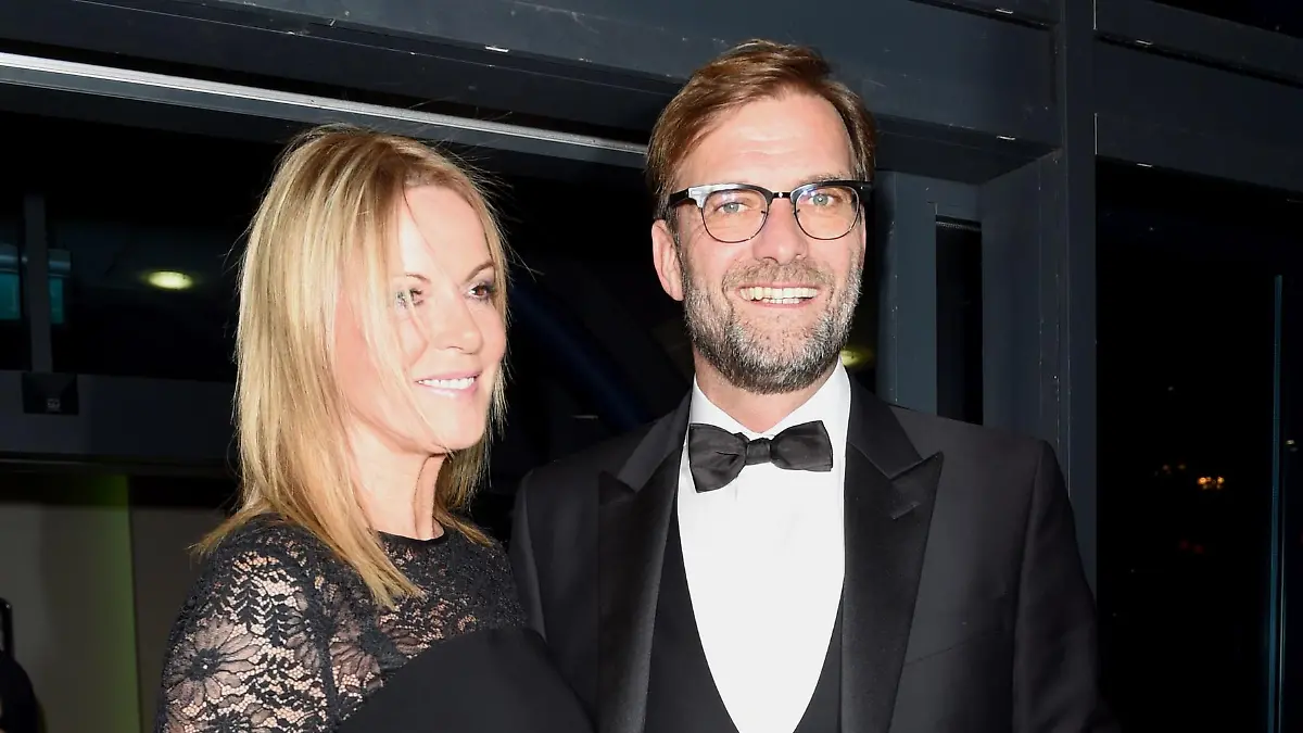 Jürgen Klopp mit Ehefrau Ulla Sandrock beim James Milner Charity Ball in Manchester / 271116